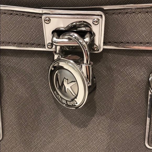 Michael Kors Handbag - Picture 2 of 7